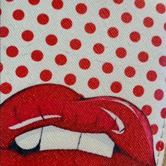 Fun lip wallet- host pick 🥰🥰🥰 - Picture 8 of 8